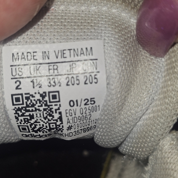 Adidas Kids White and Black Sneakers with Brown Sole - Picture 7 of 7